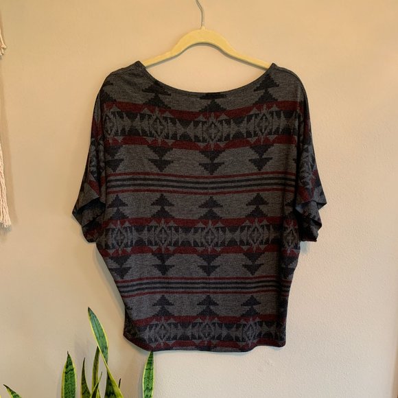 Aztec Print Top - Picture 3 of 3